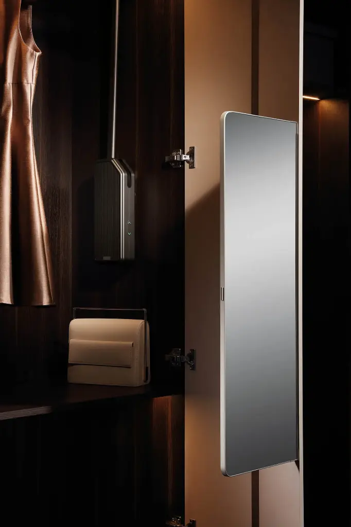 Ralphie Series Rotating Mirror